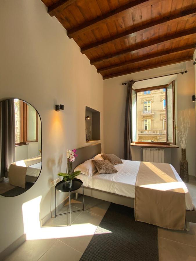 Soha Piazza Di Spagna Boutique Рим Екстериор снимка