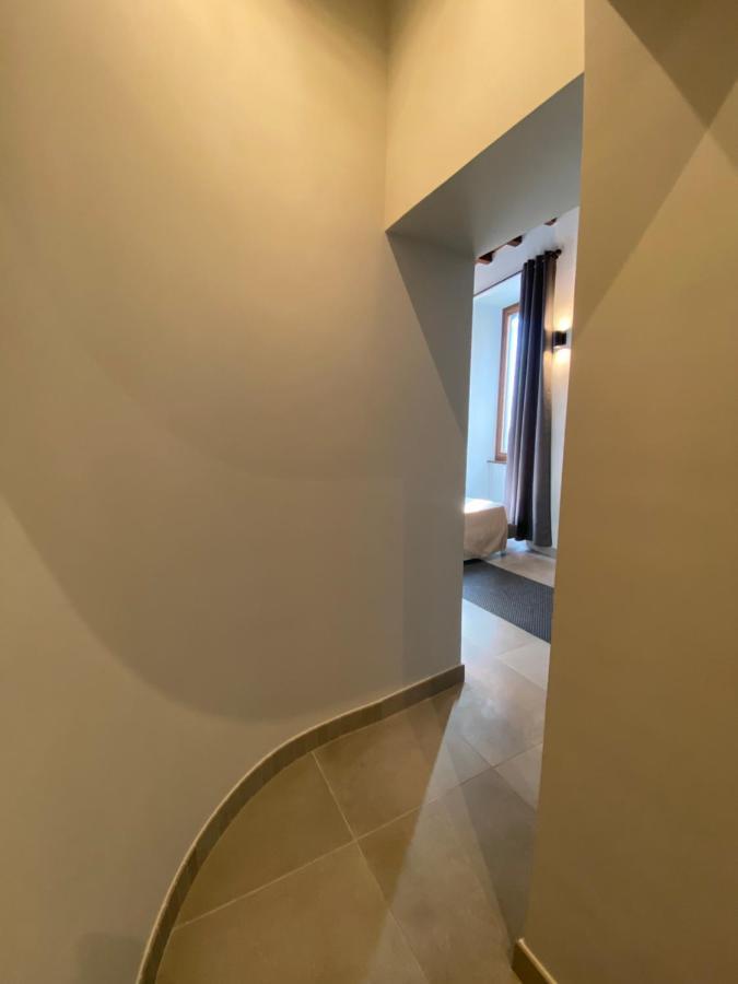 Soha Piazza Di Spagna Boutique Рим Екстериор снимка