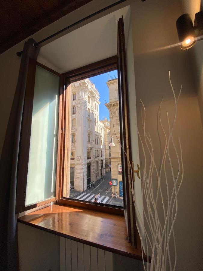 Soha Piazza Di Spagna Boutique Рим Екстериор снимка