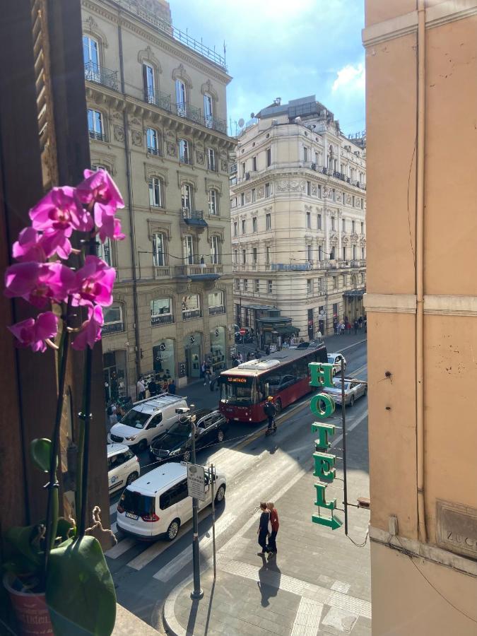 Soha Piazza Di Spagna Boutique Рим Екстериор снимка