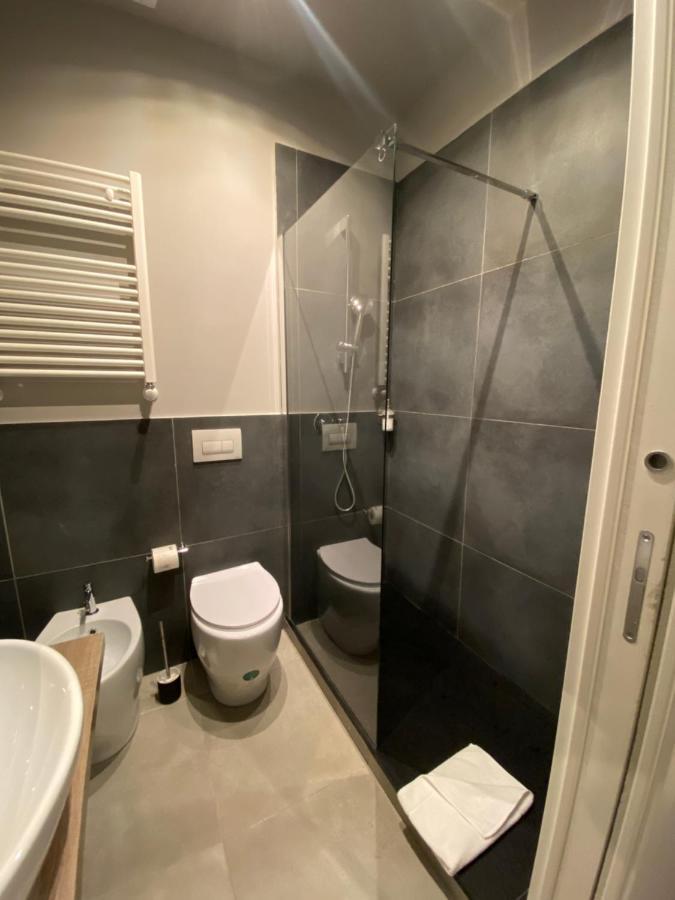 Soha Piazza Di Spagna Boutique Рим Екстериор снимка