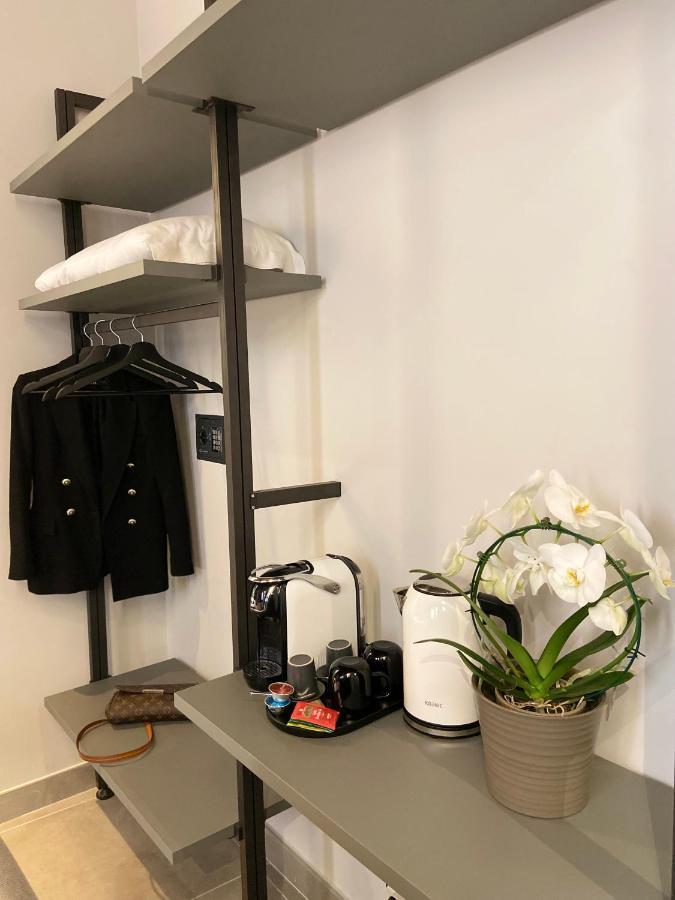 Soha Piazza Di Spagna Boutique Рим Екстериор снимка