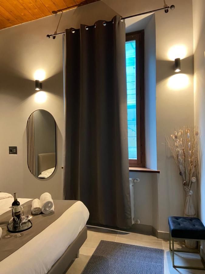 Soha Piazza Di Spagna Boutique Рим Екстериор снимка